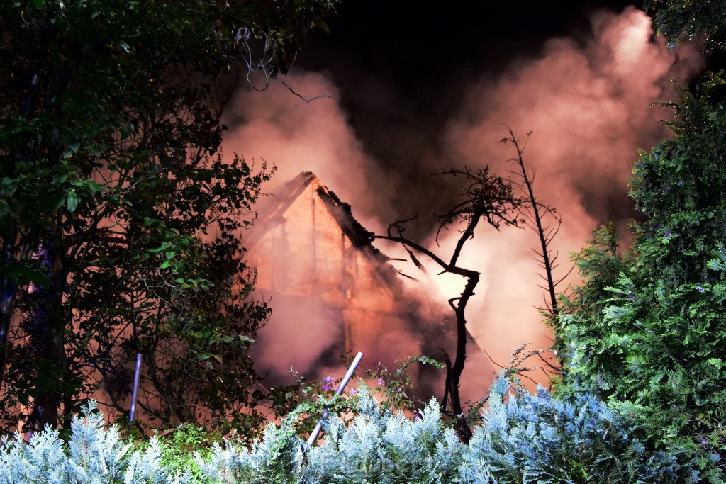 Grossfeuer Einfamilienhaus Siegburg Muehlengrabenstr P0055.JPG - Miklos Laubert